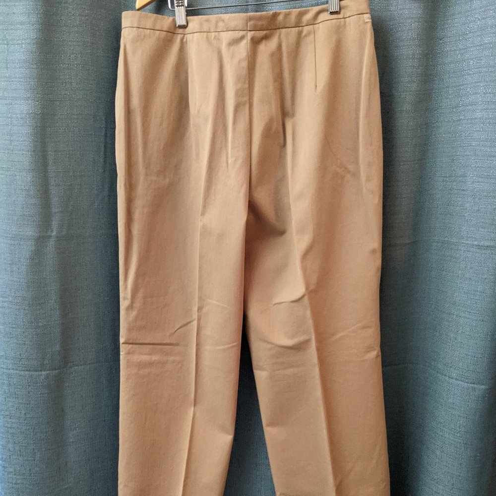 Facconable Women's Khakis - Picture 6 of 8